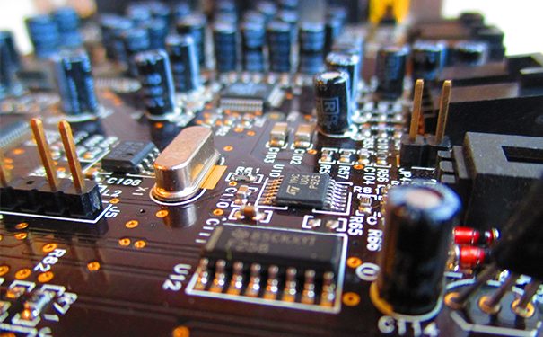 PCB常用的四种板材 加工需要考虑哪些因素？